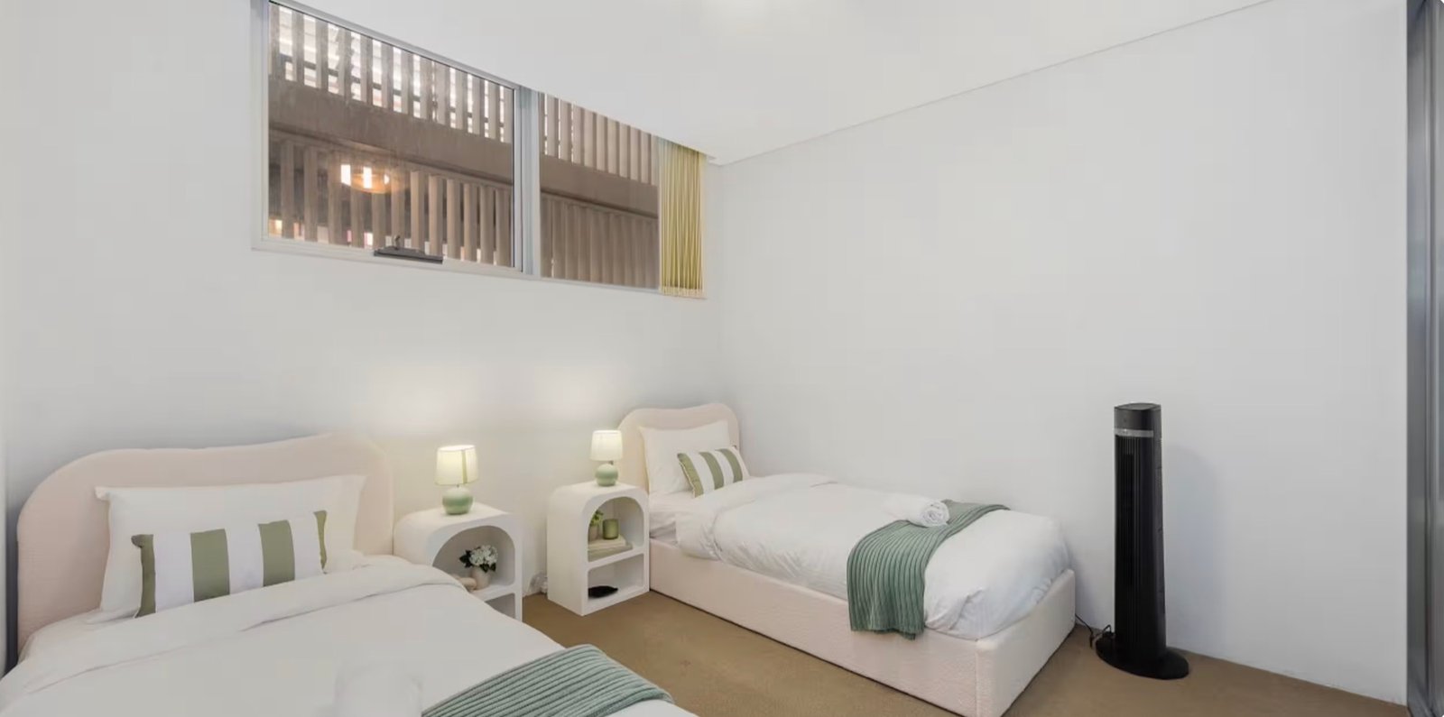 Kingsford second bedroom with twin beds